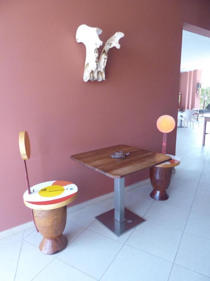 Leo'S Beach Hotel - Adults Only Brufut Esterno foto